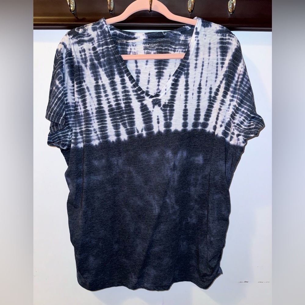 Lane Bryant Ruched Side Tie Dye Upper V-Neck T-Shirt Size 18/20